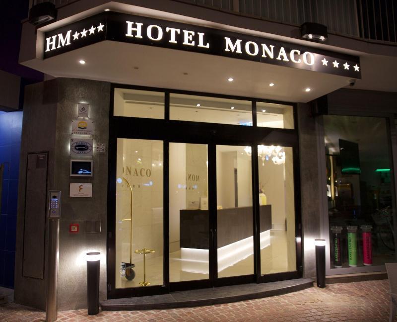 Monaco Suites Hotel Lignano Sabbiadoro Extérieur photo
