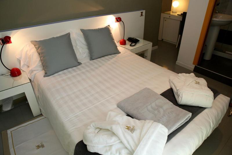 Monaco Suites Hotel Lignano Sabbiadoro Extérieur photo