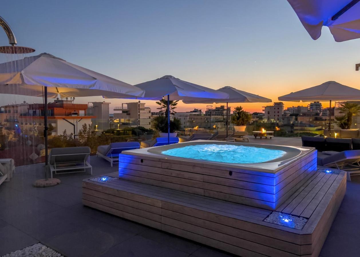 Monaco Suites Hotel Lignano Sabbiadoro Extérieur photo