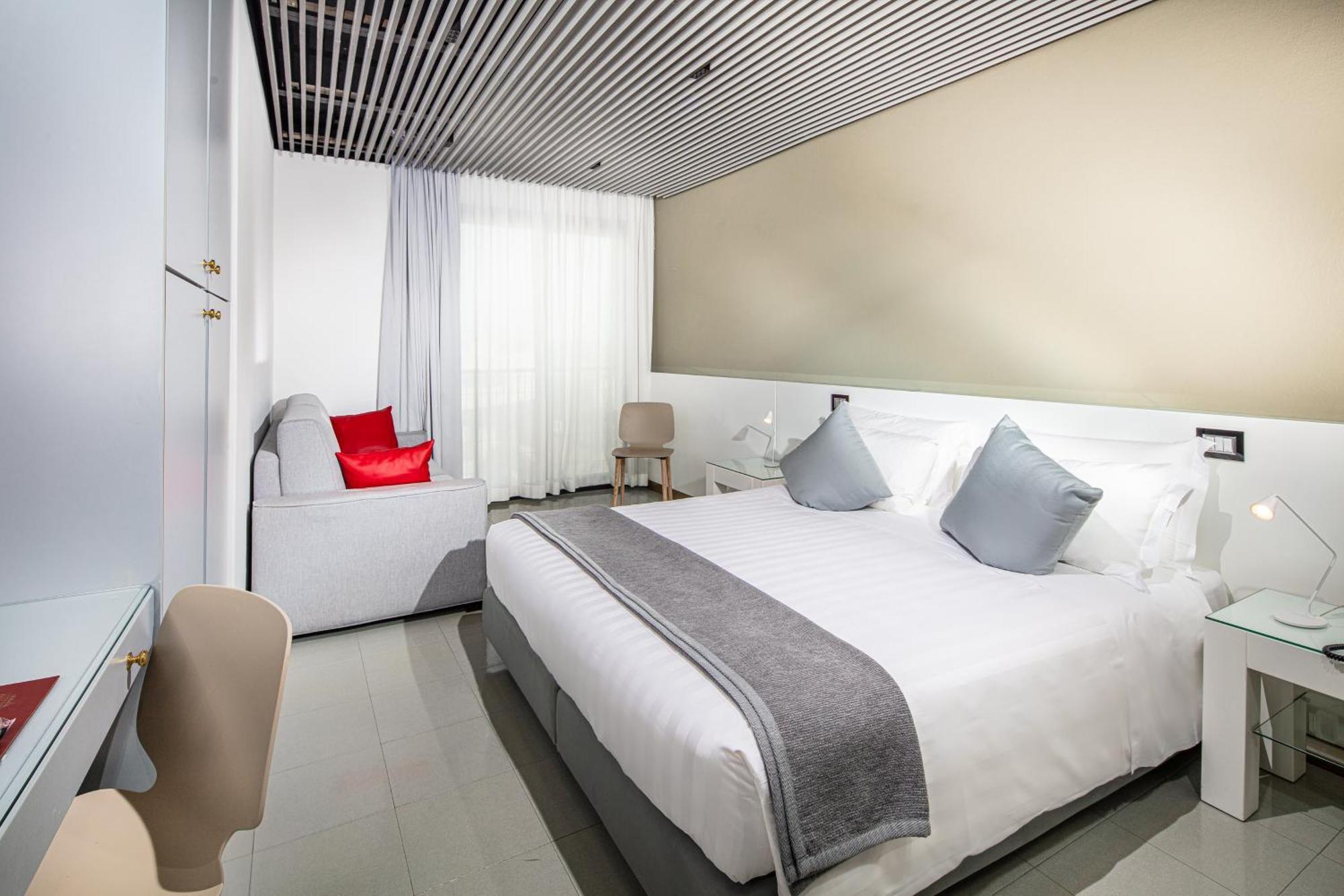 Monaco Suites Hotel Lignano Sabbiadoro Extérieur photo