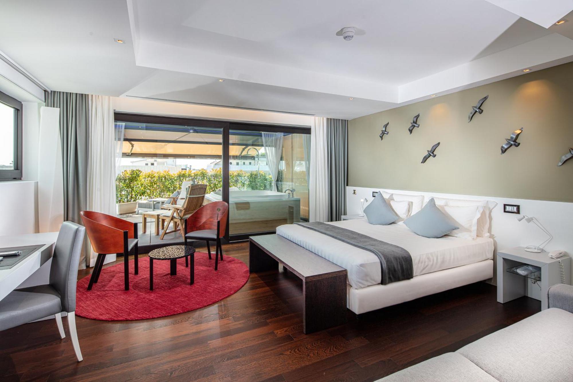 Monaco Suites Hotel Lignano Sabbiadoro Extérieur photo