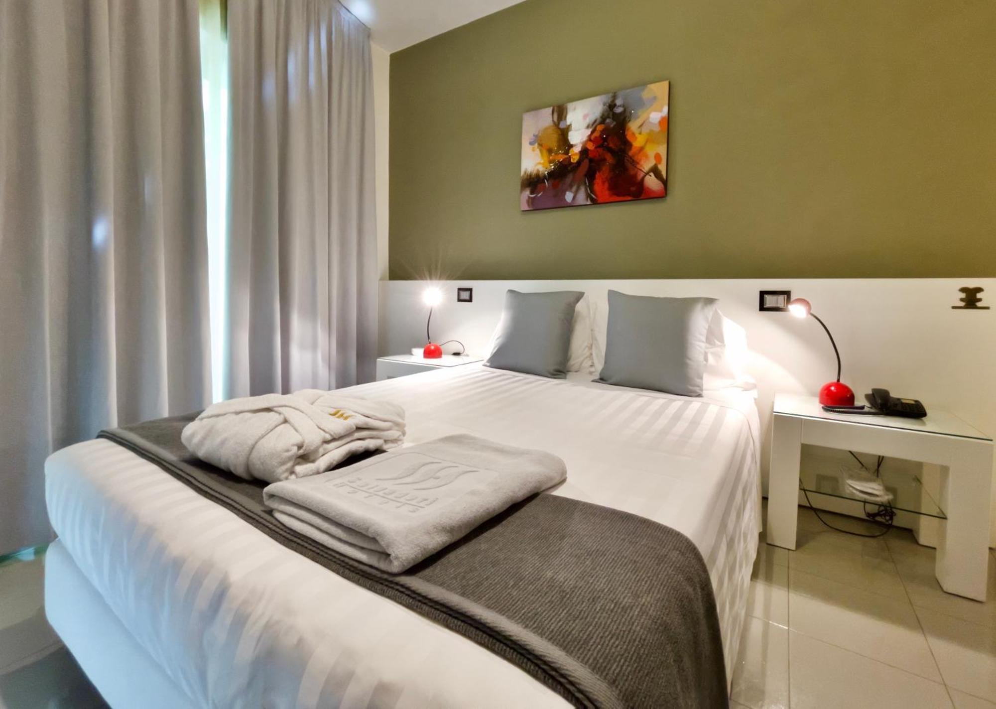 Monaco Suites Hotel Lignano Sabbiadoro Chambre photo