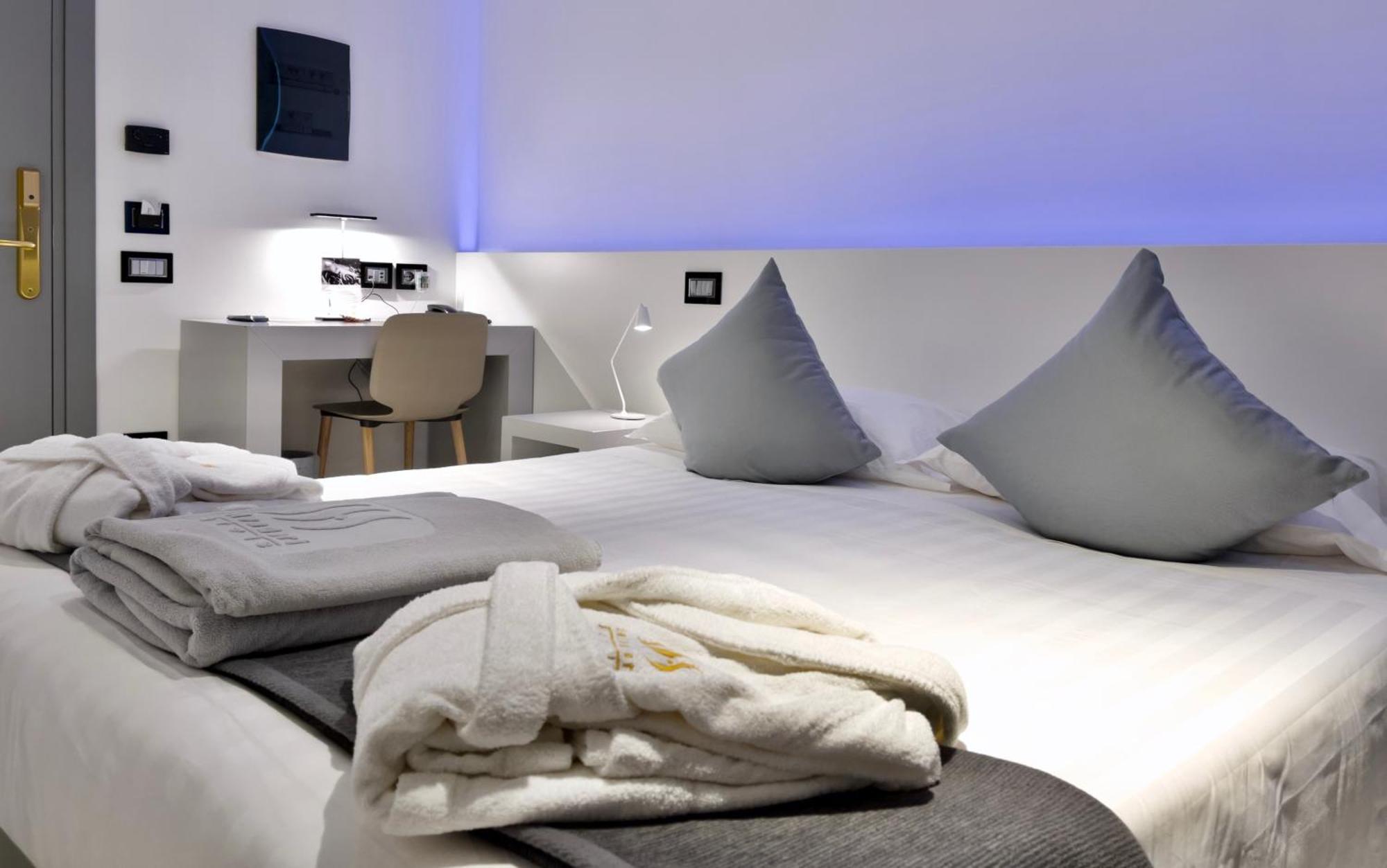 Monaco Suites Hotel Lignano Sabbiadoro Chambre photo